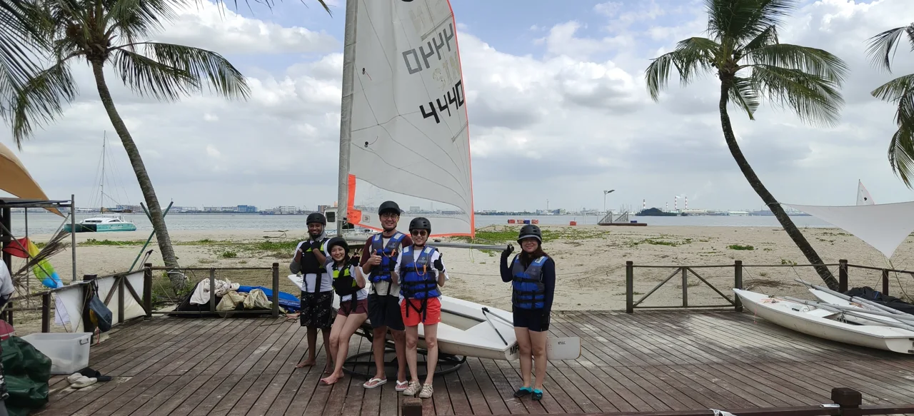 SeaQuest students and instructors gathered beside their dinghies